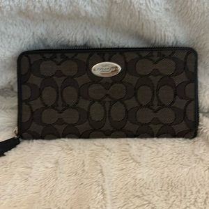 Coach Signature Canvas Accordion Zip Wallet